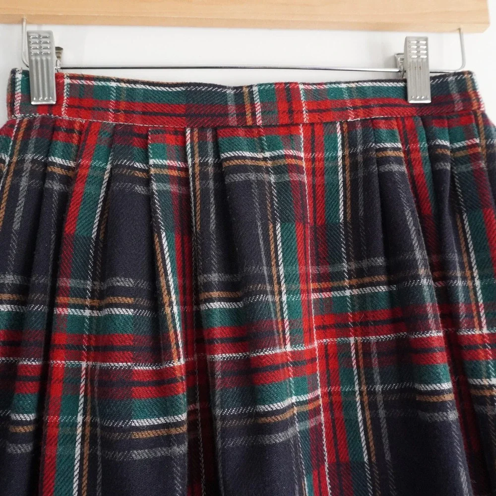 Vtg Koret Plaid‎ Midi Skirt Navy Red Green Wool Blend Pleated A-Line XS Academia